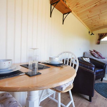 The Laburnum Retreat Shepherd Hut Private Hot Tub Upper Hulme Esterno foto