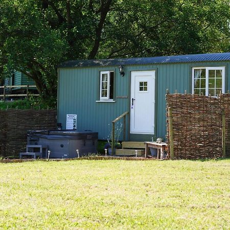 The Laburnum Retreat Shepherd Hut Private Hot Tub Upper Hulme Esterno foto