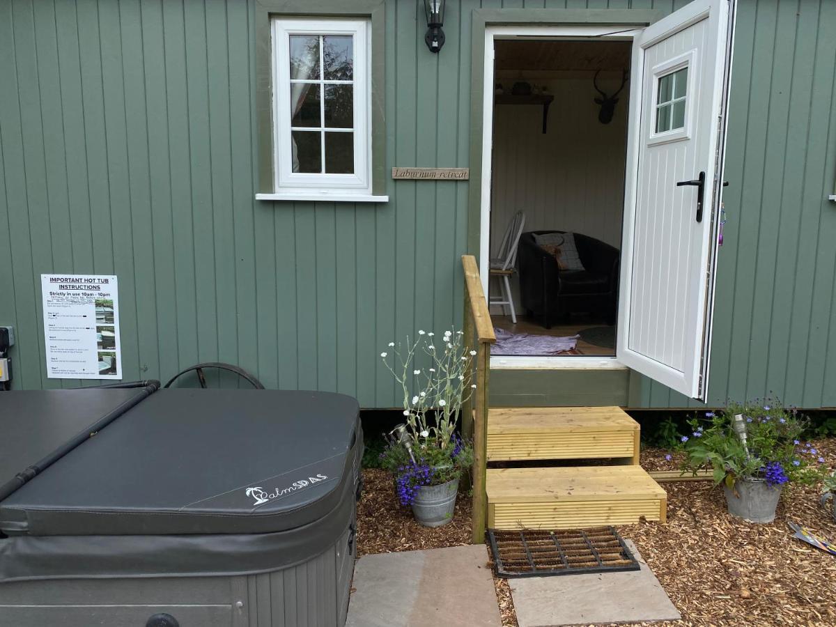 The Laburnum Retreat Shepherd Hut Private Hot Tub Upper Hulme Esterno foto