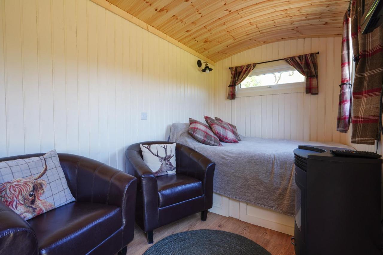The Laburnum Retreat Shepherd Hut Private Hot Tub Upper Hulme Esterno foto