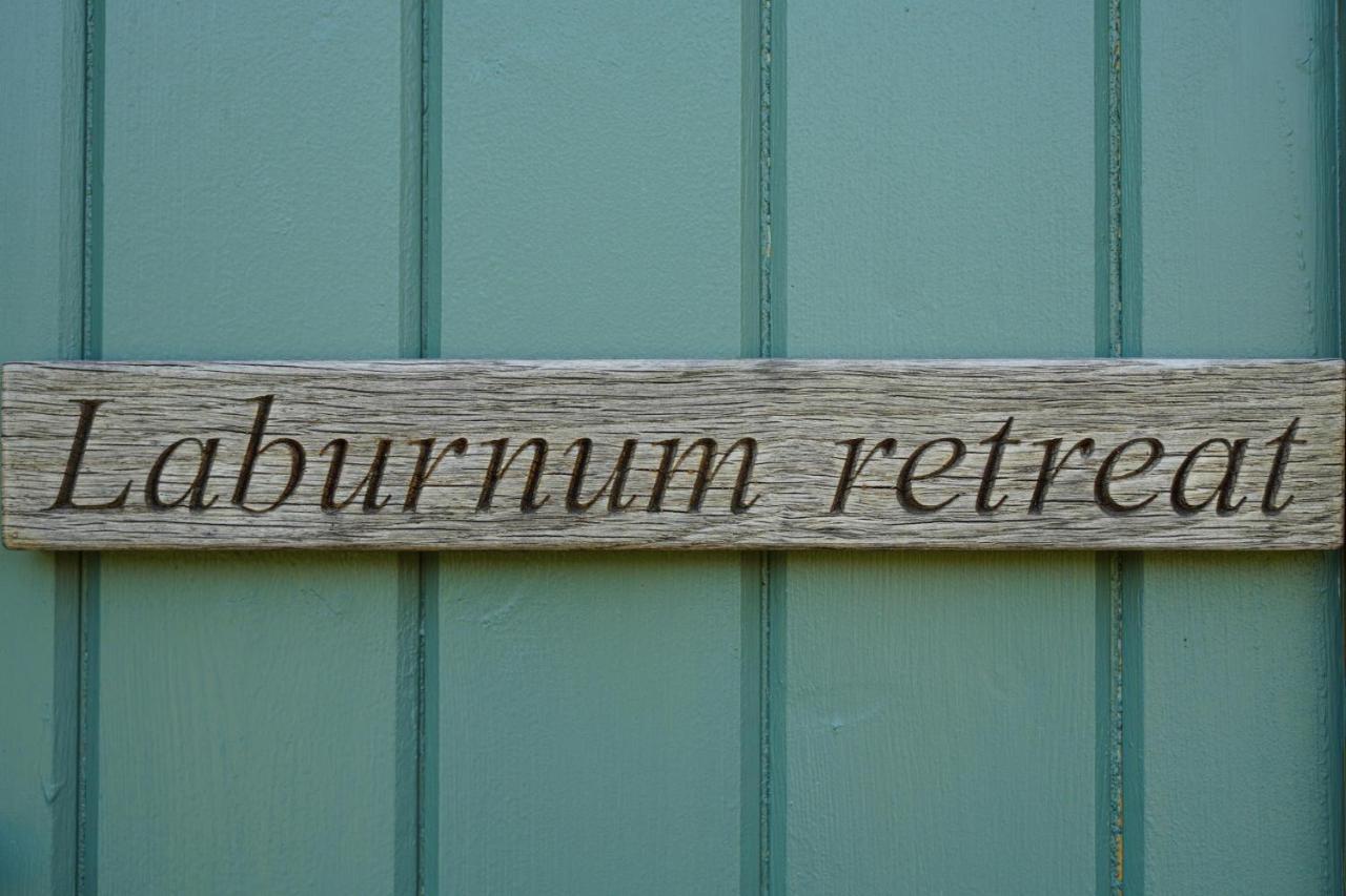 The Laburnum Retreat Shepherd Hut Private Hot Tub Upper Hulme Esterno foto